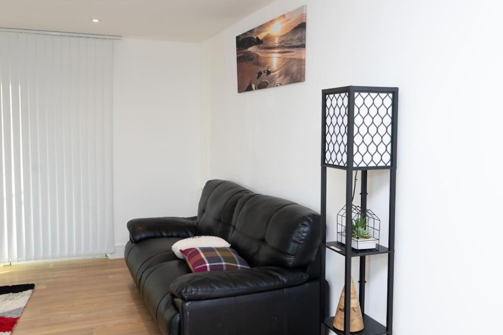 1 Bed Luxury Comfortable Apt Londra Dış mekan fotoğraf